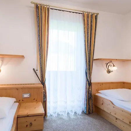 Appartementhaus Hirzer Aparthotel Tirol