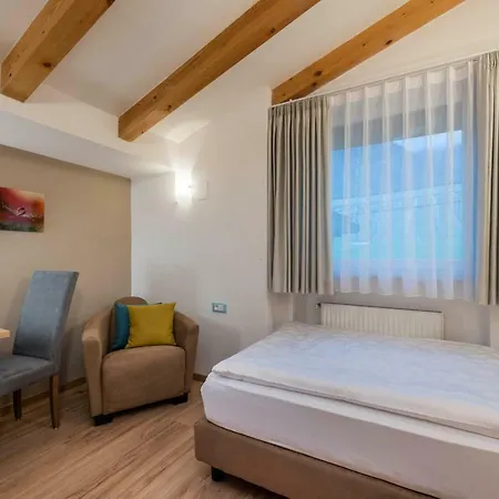 Appartementhaus Hirzer Aparthotel Tirol
